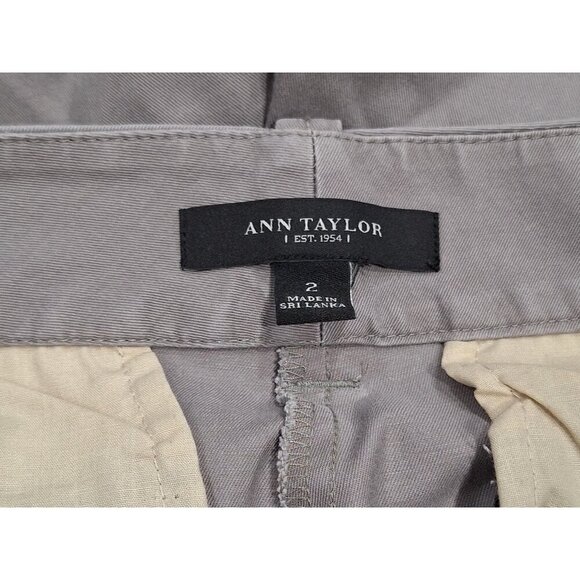EUC Ann Taylor Womens Beige Bermuda Shorts Size 2 - Picture 3 of 4